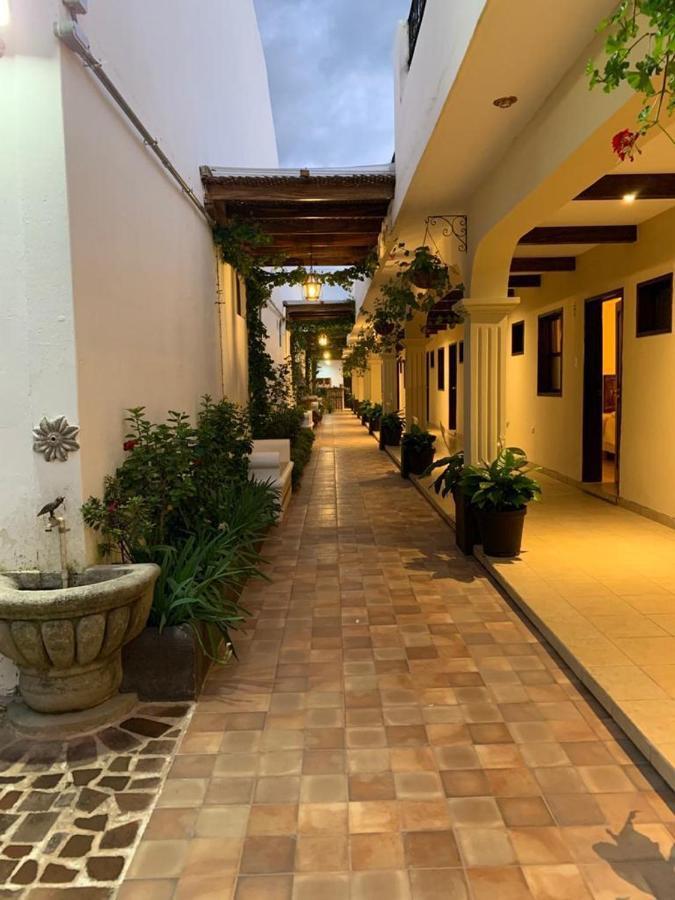 Nico Hotel Antigua Esterno foto